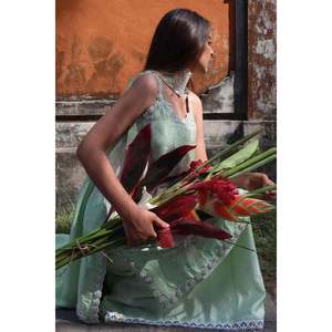 Ensemble chemise en satin sans bretelles et dupatta pour le printemps/été - Product Image 4
