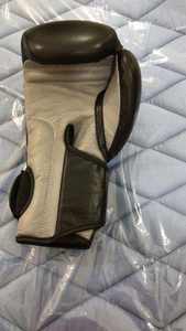 Gants de boxe en cuir PU de qualité supérieure avec logo personnalisé pour l'entraînement et le combat - Product Image 3