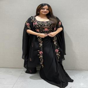 Ensemble de vêtements pour femmes, dernière collection de créateurs, pour fêtes et mariages, en soie Rangoli, broderie de sequins, franges, chemisier, dhoti, shrug, en stock - Product Image 1