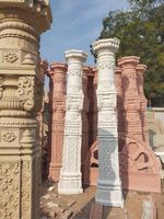 Pilier en marbre massif sculpté à la main, design Chhatri, pour temple, cour, architecture patrimoniale, installation extérieure