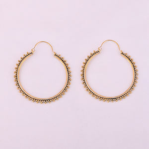 Pendientes de Latón con Baño de Oro, Diseño Chandbaali Redondo y Moderno, Tamaño 66x60MM - Product Image 1