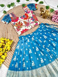 Festival Wear Cosmos Seda con tejido floral y bordado de lentejuelas Niños Lehenga Choli Fabricante y proveedor de Surat - Product Image 5