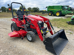 รถแทรกเตอร์ขนาดเล็ก Massey Ferguson GC1705 พร้อมชุดตักดินหน้า DL100 และชุดตัดหญ้า, รถแทรกเตอร์การเกษตรสีแดงขับเคลื่อน 4 ล้อ สำหรับฟาร์มและสวน - Product Image 3