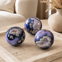 Sphère de cristal d'agate bleue naturelle, pierre décorative avec texture de fleur élégante pour la décoration de la maison et les cadeaux