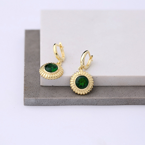 Dainty Round Emerald Stone Charm Dangle Boucles d'oreilles Turc fait à la main en gros 925 Bijoux en argent sterling - Product Image 4