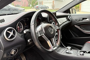 รถมือสองสุดยอดเยี่ยม ปี 2015 เมอร์เซเดส-เบนซ์ GLA45 AMG เครื่องยนต์เทอร์โบ 4 สูบ 355 แรงม้า ระบบขับเคลื่อนสี่ล้อ พร้อมอุปกรณ์ครบครัน - Product Image 3