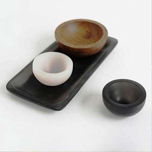 Bol à bibelots en résine noire, fait à la main, poli, art moderne, bols de service, vaisselle décorative, écologique, passe au lave-vaisselle - Product Image 1