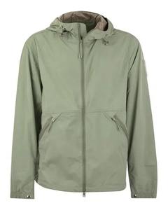 Veste coupe-vent légère pour homme avec matériau résistant à l'eau et ajustement confortable pour une utilisation en plein air et décontractée - Product Image 1