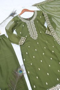Salwar Kameez imprimé floral de couleur verte pour femmes par le fabricant indien exportateur Collection 2025 - Product Image 6