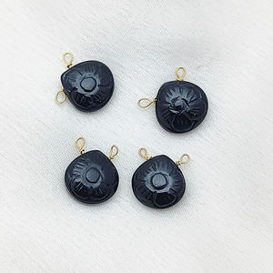 Colgante de Ónix Negro con Forma de Corazón de 12 mm |   Dije Doble de Piedra Preciosa Natural Tallada a Mano para la Fabricación de Joyas al por Mayor - Product Image 1
