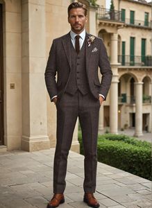 Costumes d'hiver en tweed pour hommes 3 Pcs Peaked Lapel Wedding Groom Brown Business Man Tweed Suits Tailored Men Suit - Product Image 2