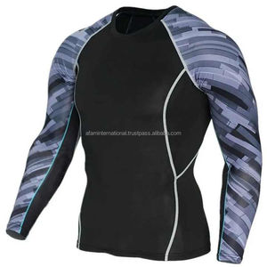 Nouveau Rash Guard noir et rouge à manches longues, conçu pour vous offrir une expérience ultime de combat/entraînement - Product Image 5