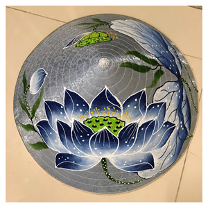 Sombrero Cónico con Marco de Bambú y Tejido de Hojas de Palma para Ceremonias Tradicionales, Eventos Culturales y Decoración, Origen Vietnam - Product Image 1