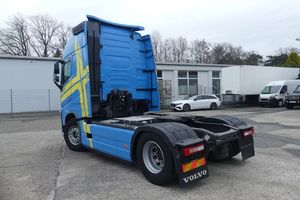 รถบรรทุก Volvo FH-500 Globe Trotter XL เกียร์อัตโนมัติ ยูโร 6 กำลัง 375 กิโลวัตต์ (510 แรงม้า) สภาพใหม่/มือสอง - Product Image 3