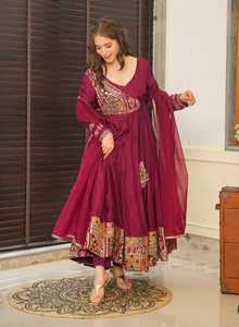 Traje y pantalón Anarkli de algodón indio con conjunto Dupta estilo Bollywood Verano Indio Ropa Étnica vestido Kurta de algodón rojo - Product Image 1