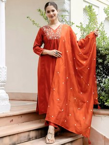 Ensemble Kurti et pantalon de style indien avec dupatta, tissu en mélange de soie, Kurta et bas, vêtements traditionnels indiens - Product Image 2