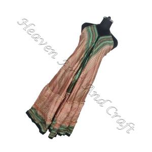 Robe d'été bohème en soie, Sari en soie bohème, col en V, Hippy Boho, vêtements pour femmes, Sari en soie indien Vintage - Product Image 1