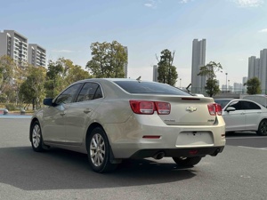 Chevrolet Malibu 2014 2.0L Automático Edición Lujo, Vehículo Usado en Venta Rápida, con Aire Acondicionado Automático y Techo Solar - Product Image 3