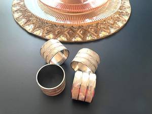 Anneaux de serviette en bois d'olivier faits à la main 1 6/8 \ "diamètre cadeaux de mariage hautement figurés - Product Image 6