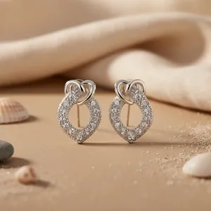 Art Palace Boucles d'oreilles tendance en argent pour femme, avec zircon cubique en forme de cœur, plaqué rhodium, hypoallergéniques, cadeau de mariage, bijoux - Product Image 1