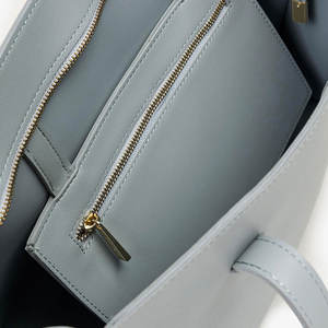 Nouveau sac à main de luxe marron vintage en cuir noir pour femmes sac fourre-tout avec logo imprimé personnalisé sacs fourre-tout de loisirs pour femmes - Product Image 6