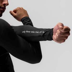 Moisture-Wicking Training <b>Shirt</b> for <b>Men</b> - Designed for Ultimate Breathability and Quick Drying During Sports - Product Image 2