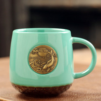 Cangkir air perjalanan keramik dengan cangkir mug kopi tembaga medali perunggu mug skala ikan enamel logo kustom perusahaan sekolah