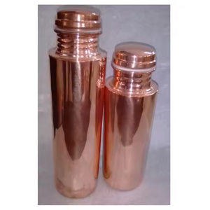 Botella de cobre con aspecto elegante y sofisticado de Crescent Crafts - Product Image 3