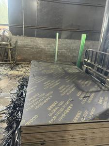 Plaque de contreplaqué filmé noir pour coffrage de béton - Product Image 5