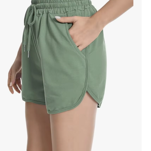 Shorts décontractés pour femmes en coton, ourlet arrondi, style lounge, avec cordon de serrage, pour l'été, de fabrication bangladaise, pour le sport et l'entraînement. - Product Image 1