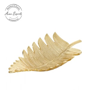 "Élégant plateau en or froissé Design élégant pour une décoration intérieure unique, parfait pour exposer ou servir des articles" - Product Image 3