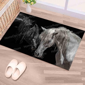Alfombra Estampada - Diseño Moderno, Estilo Rústico, Caballo Blanco y Negro, Tela Chenilla, Alfombra de Chenilla - Product Image 1