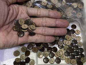 Botones de concha de coco natural con logotipo personalizado Botón de Coco para ropa - Product Image 5