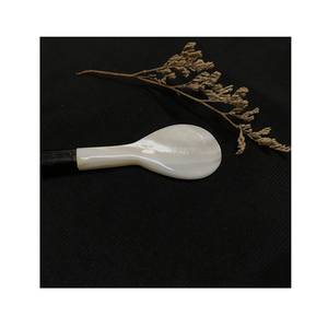 Cuillère à caviar en nacre HUONG DANG de haute qualité, 58 pièces, fabriquée au Vietnam, couleur naturelle, 12 cm, décorations de fête, prix abordable - Product Image 1
