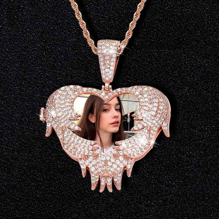 Women's Fine Pendants Charms 925 Silver Iced Jewelry 5.65ct VVS Moissanite Diamond Angel Wings Heart Pendant OEM Gold Plated