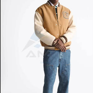 Veste universitaire rétro unisexe, style baseball, marron et crème classique, avec un design vintage de collège - Product Image 3