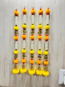 Marigold Latkan pour les décorations de mariage et de festival-Bells & Perroquet Fluffy Flower String for Side Door Hangings - Product Image 2