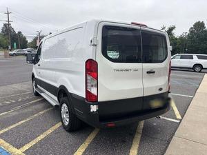 Ford Transit Cargo 350 Techo Bajo AWD Blanco 2023 (Usado - Excelente Estado) Grupo de Equipamiento Medio 101A Bluetooth Volante a la Izquierda Oscuro - Product Image 5