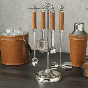 Ensemble d'outils de bar modernes en acier inoxydable, écologiques, accessoires de cocktail distinctifs reflétant le style de bar personnel pour la maison - Product Image 1