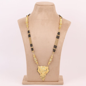 Mangalsutra chapado en oro, temporada de bodas tradicional, Mangalsutra de mujer con colgante, cobre y latón, chapado en oro laminado - Product Image 1