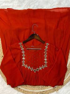 ชุดคุर्ติผ้าจอร์เจตต์ลายดอกไม้ใหม่ล่าสุด พร้อมกระจกแท้และงานฝีมือ ผู้ส่งออกแฟชั่นผู้หญิง ขายออนไลน์ในอินเดีย - Product Image 4