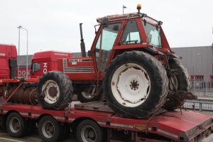 Tracteur agricole Fiat 100-90 2WD 4WD diesel neuf et d'occasion pour l'agriculture, le labour, le travail du sol et les opérations sur le terrain - Product Image 4