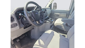 Ford E-Series Cutaway E-450 DRW 2023, Seminuevo - Product Image 3