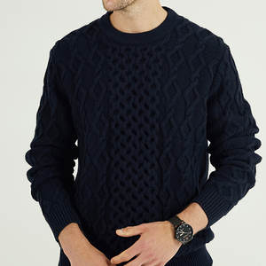 Pull en maille épaisse à col rond noir en laine mélangée 70% laine 30% pour homme, personnalisé - Product Image 1