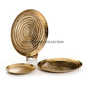 Plateau de service en laiton antique exquis avec des gravures ornementales et un artisanat de haute qualité parfait pour les cadeaux de collectionneurs - Product Image 3