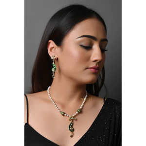 Kundan Meenakari perle pendentif ensemble diamant Zircon classique plaqué or fin pour mariages fêtes cadeaux avec papillon Design - Product Image 1