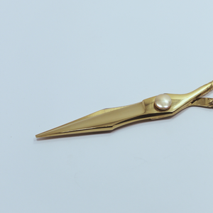 Tijeras de peluquero de color dorado de estilo profesional para belleza y cuidado personal - Product Image 2