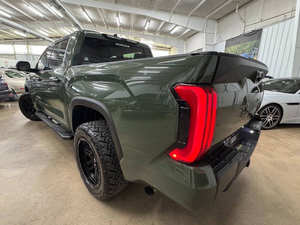 Toyota Tundra SR5 4x2 SR5 4dr CrewMax Cab Pickup SB Estándar 2022 - Product Image 5