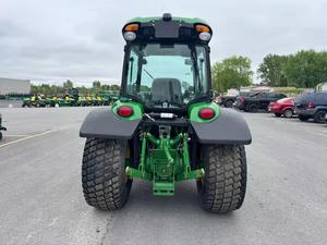 Tractor Agrícola John Deere 4066R con Tracción en las Cuatro Ruedas, Gran Capacidad de Elevación, Motor de 65HP, Caja de Cambios y Bomba - Product Image 5