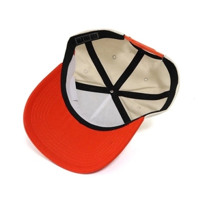 หมวกกอล์ฟแบบขายส่ง OEM ผลิตตามสั่ง ระบายอากาศได้ดี สองสี 5 ชิ้นส่วน แบบ Snapback หมวกกอล์ฟสุดหรู พร้อมโลโก้ปัก 3 มิติ - Product Image 4